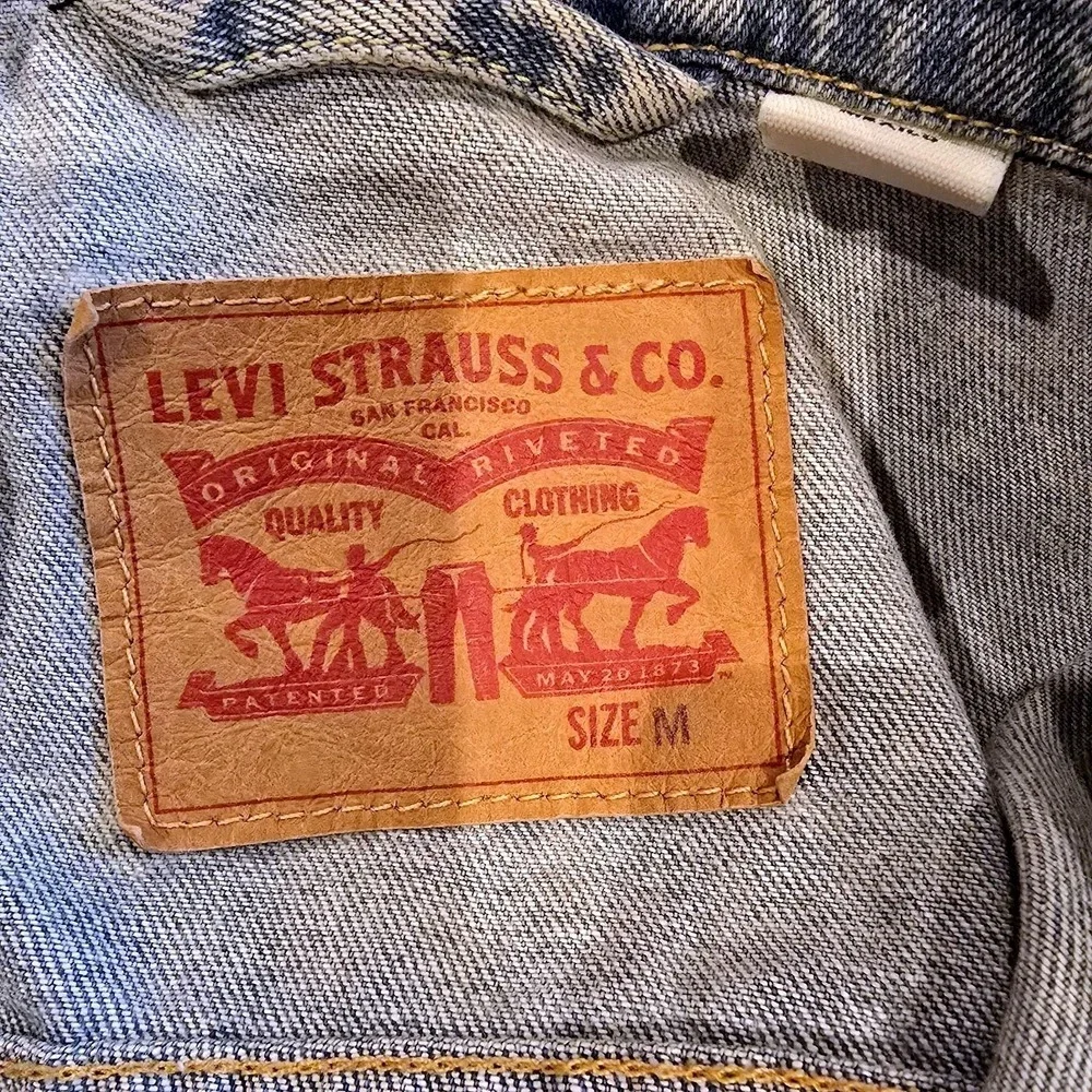 Levi's Men's M Lightweight Trucker Jacket Light Wash Denim 72334 Build A House